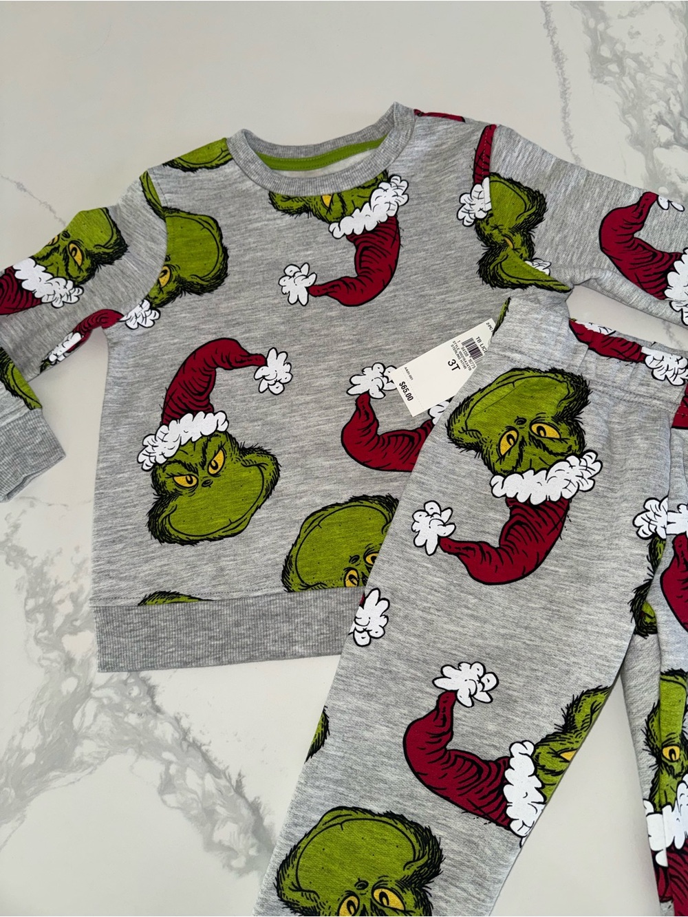 The Grinch Kids’ Holiday Sweatshirt and Jogger Pants Set Size 3T NEW